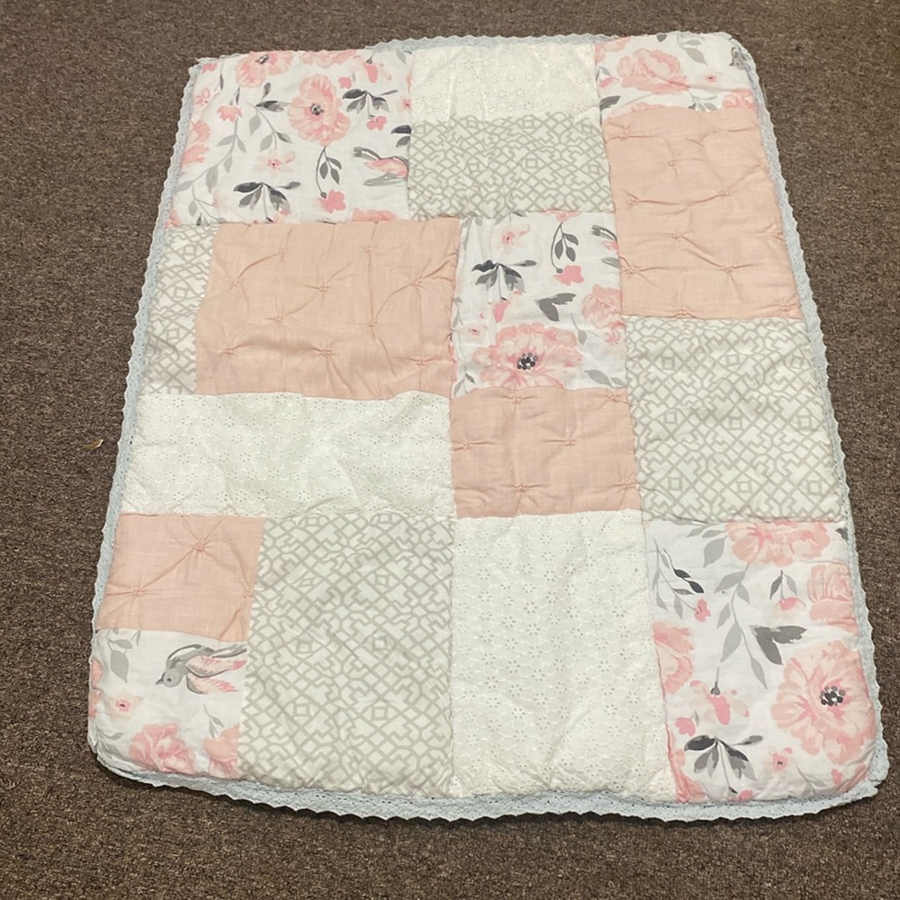 Crib comforter